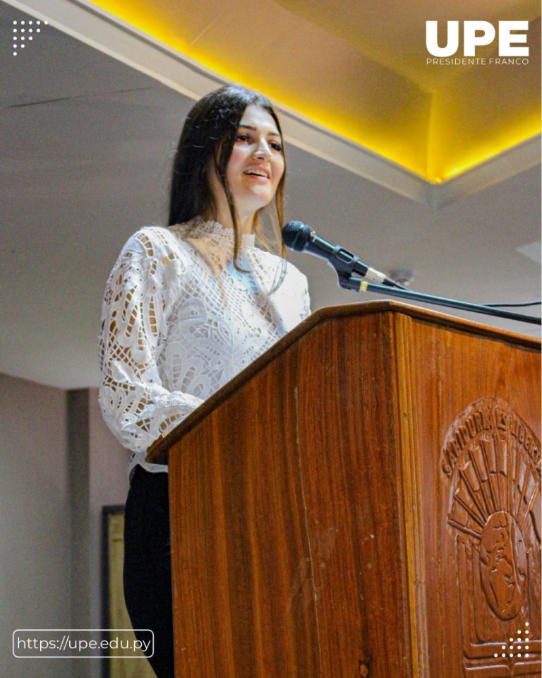 Alumnos de Derecho Culminan Examen de Oratoria